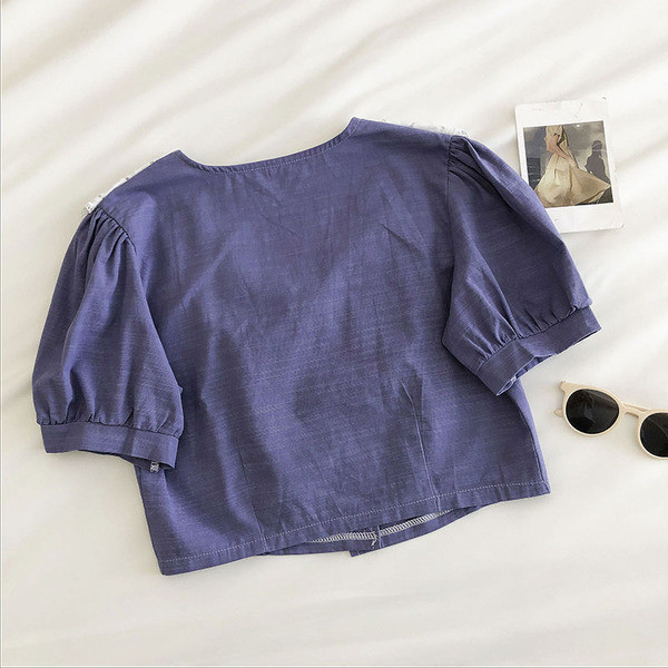 Rövid, retro stílusú női ing csipkével és rövid ujjú