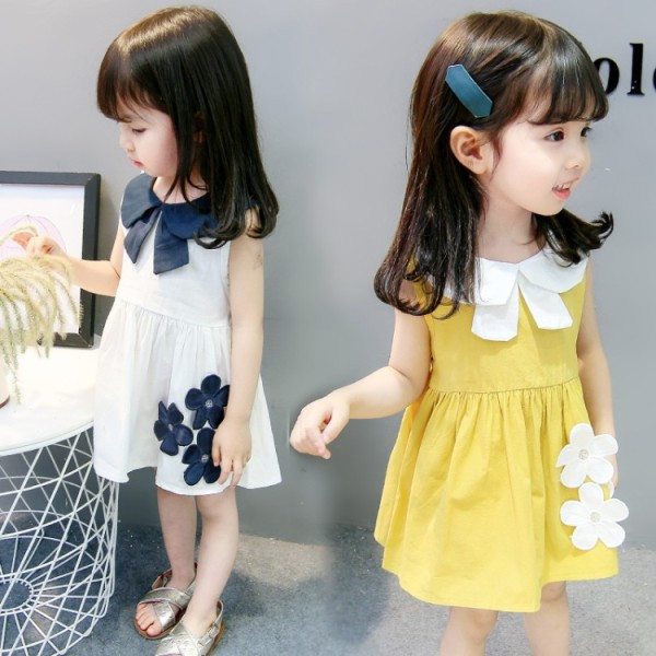 Moodne aplikatsiooni ja kraega lastekleit