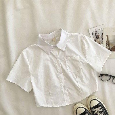 Rövid női ing klasszikus gallérral és zsebbel