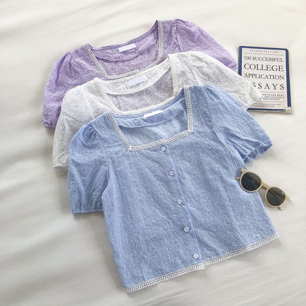 Lühike naiste särk pitsi ja kandilise kaelusega