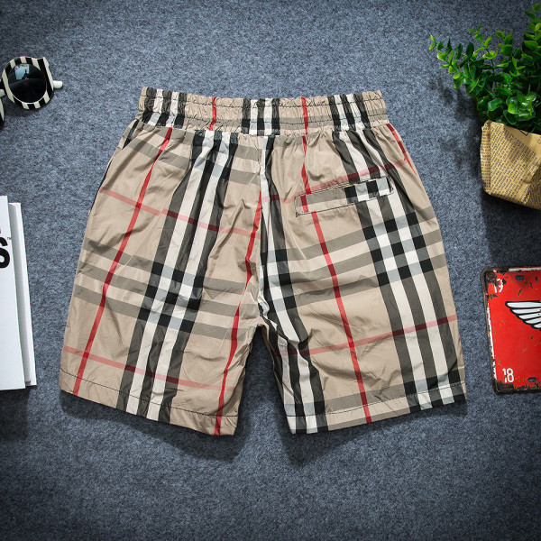 Meeste praegused ruudulised lühikesed püksid