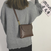 Ādas sieviešu ikdienas soma