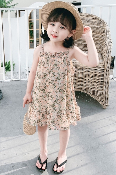 Lilleprindi ja õhukeste rihmadega vabaaja lastekleit