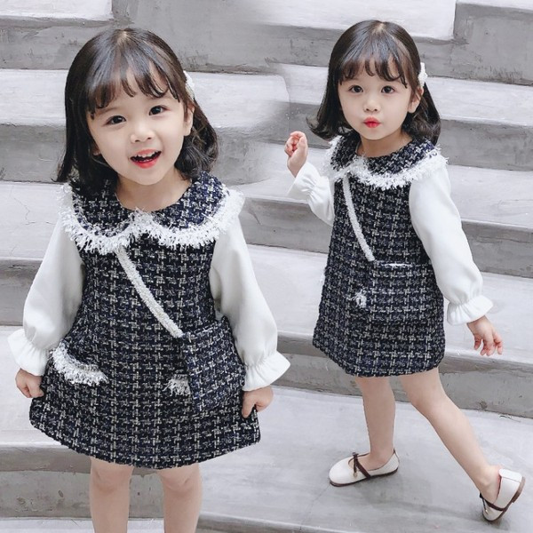 Kockás gyerekruha hímzéssel, hosszú ujjal