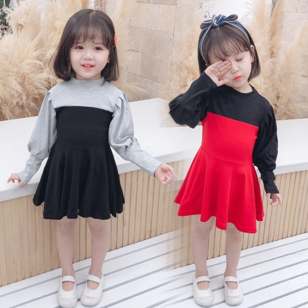 Kéttónusú gyerekruha hosszú ujjal, ovális nyakkivágással