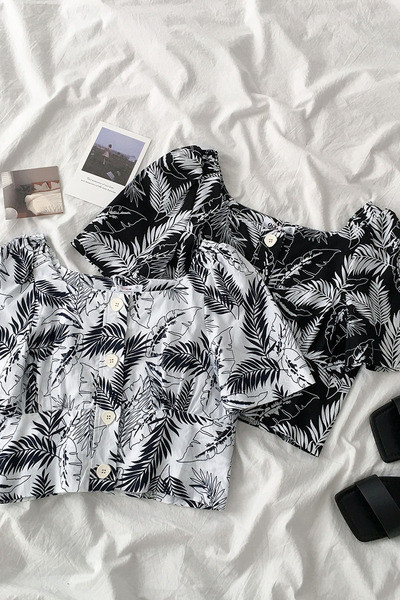 Alkalmi női ing gombokkal és virágmotívumokkal