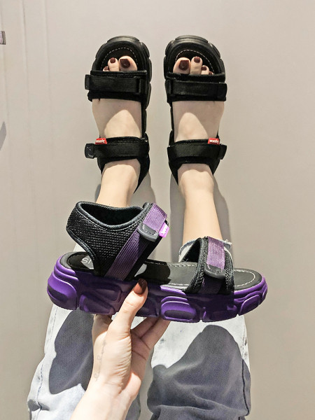 Kareda talla ja plaastritega naiste spordisandaalid