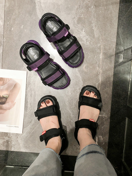 Kareda talla ja plaastritega naiste spordisandaalid