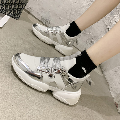 Kareda talla ja värviliste paeltega moodsad naiste tossud