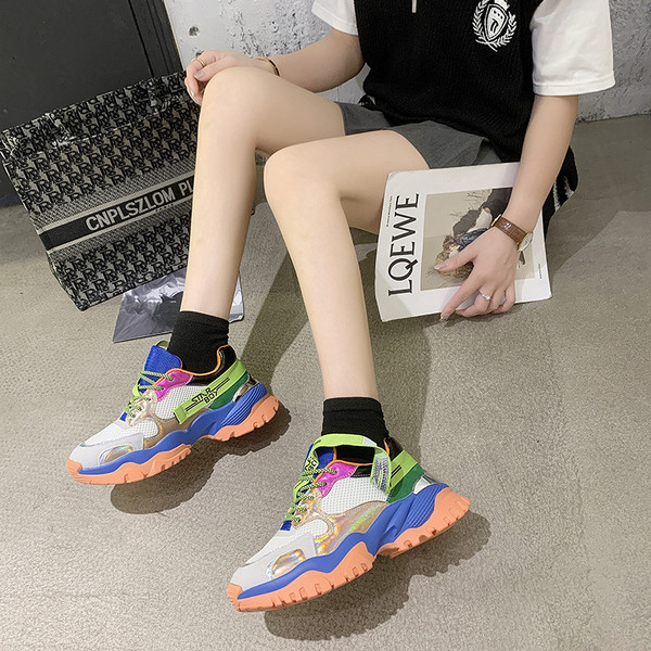 Γυναικεία αθλητικά πάνινα παπούτσια με πολύχρωμα κορδόνια