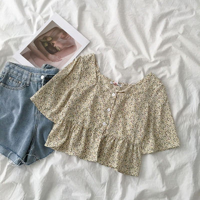 Retro stila sieviešu krekls ar ziedu motīviem un pogām