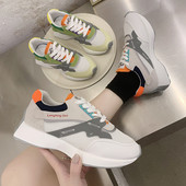 Sportos-alkalmi női tornacipő lapos talppal