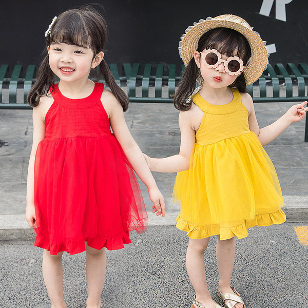 Moderna bērnu kleita ar ovālu kakla izgriezumu