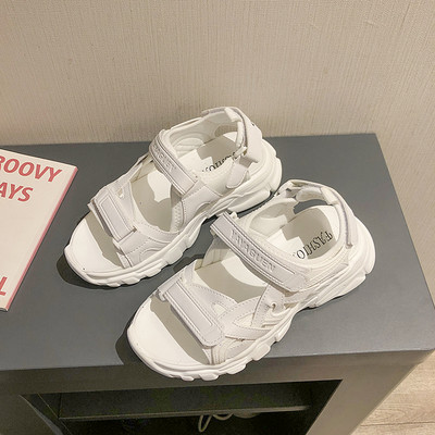 Sieviešu sporta sandales ar raupju zoli un velcro