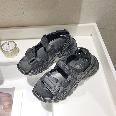 Sieviešu sporta sandales ar raupju zoli un velcro