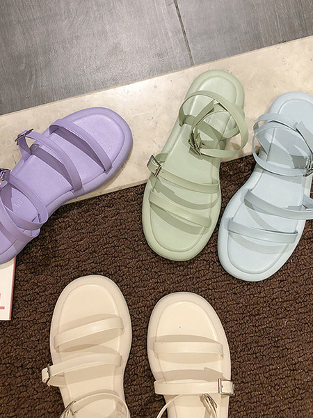 Eko bőrből készült alkalmi női szandál fém csatokkal