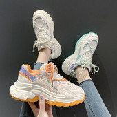 Sieviešu sporta un ikdienas kedas ar krāsainām zolēm