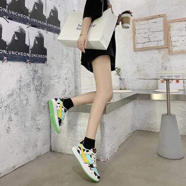 Színes női alkalmi tornacipő lapos talppal