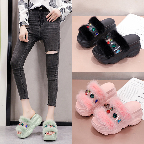 Uued kaasaegsed kõrge talla ja udusulgedega naiste sussid