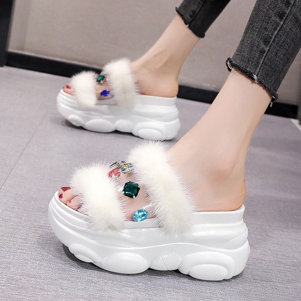 Uued kaasaegsed kõrge talla ja udusulgedega naiste sussid