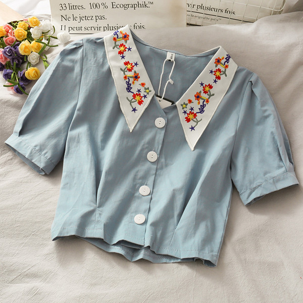 Retro stílusú női ing hímzéssel és gombokkal