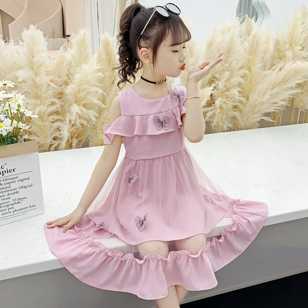 Moodne paljaste õlgade ja 3D liblikatega lastekleit