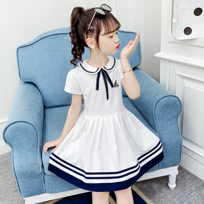 Modern gyerekruha hímzéssel és gallérral szalaggal