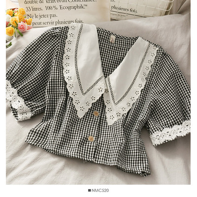 Kockás női ing csipkével és spitz nyakkivágással