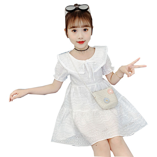 Fehér gyerekruha rövid ujjal és ovális nyakkivágással