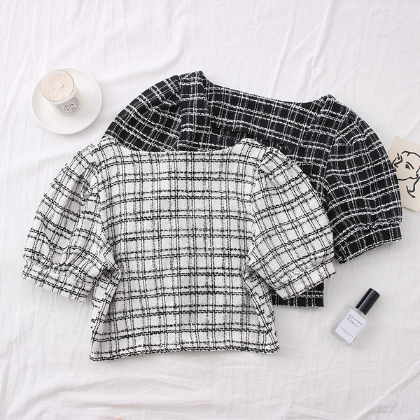 Modern női ing négyzet alakú nyakkivágással és rövid ujjal