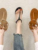 Alkalmi női szandál az orr felett vékony pántokkal