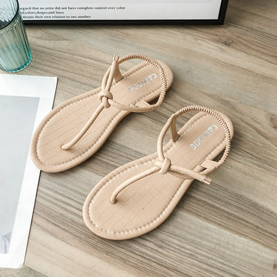 Alkalmi női szandál az orr felett vékony pántokkal