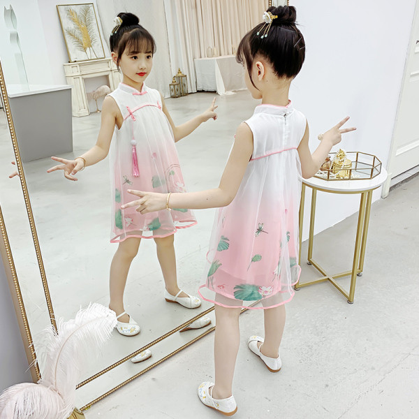 Modern gyerekruha alacsony gallérral és tüll mintával