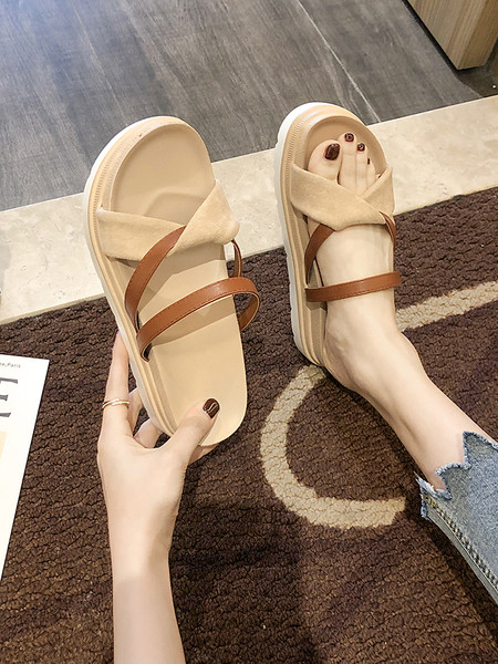 Bézs színű, magas talpú női papucs