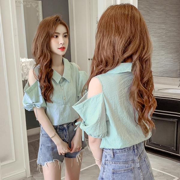 Moodne paljaste õlgade ja klassikalise kraega naiste särk