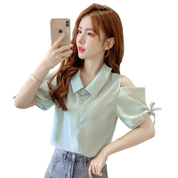 Moodne paljaste õlgade ja klassikalise kraega naiste särk