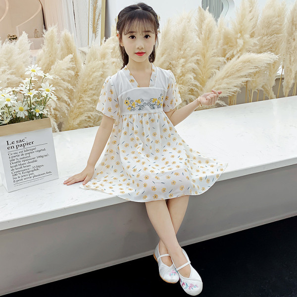 Nyári gyerekruha rövid ujjal és hímzéssel