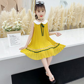 Nyári redőzött gyerekruha szalaggal