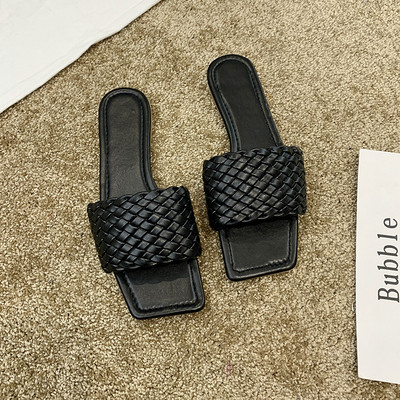 Lameda tallaga naiste vabaaja susside uus mudel