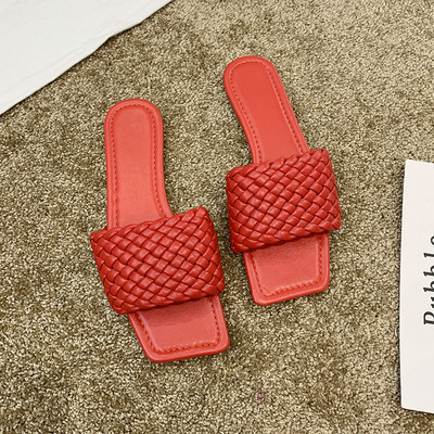 Lameda tallaga naiste vabaaja susside uus mudel