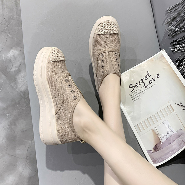 Naiste vabaaja lameda tallaga pitsist kingad