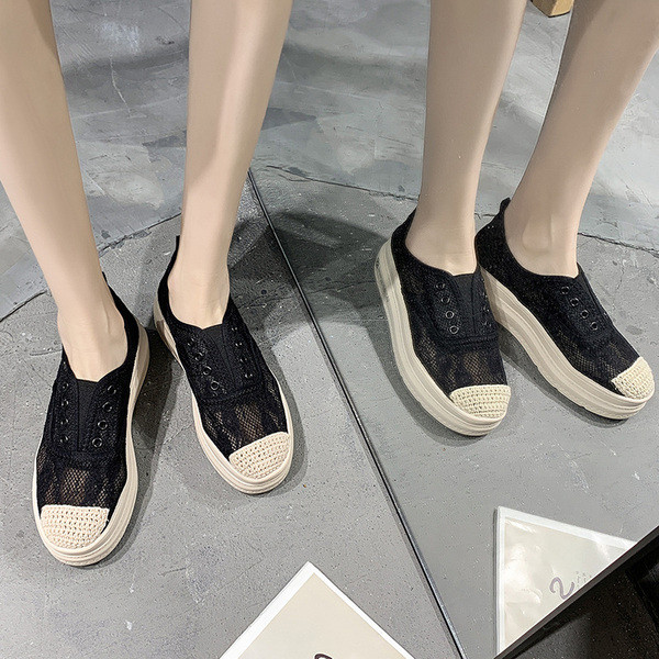 Naiste vabaaja lameda tallaga pitsist kingad