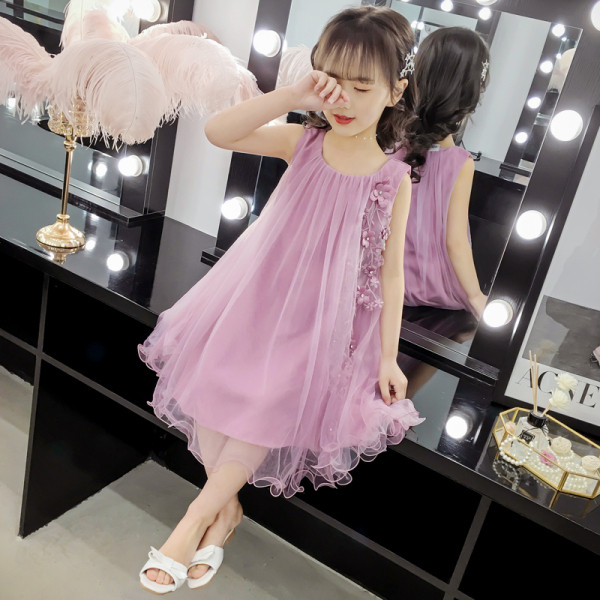 Modern gyerekruha tüllel és hímzéssel