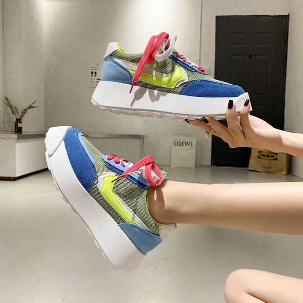 Női sportcipő lapos talppal