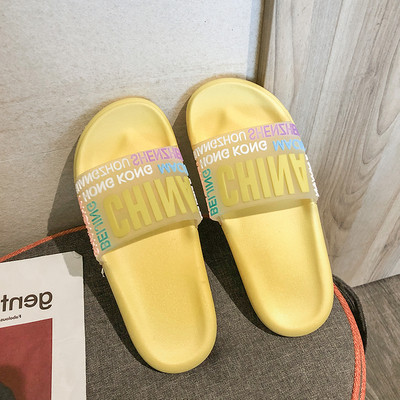 Csúszásmentes női papucs lapos talppal, feliratokkal