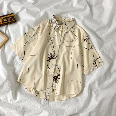 Γυναικείο πουκάμισο φαρδιά μοντέλο με κλασικό κολάρο και κοντά μανίκια