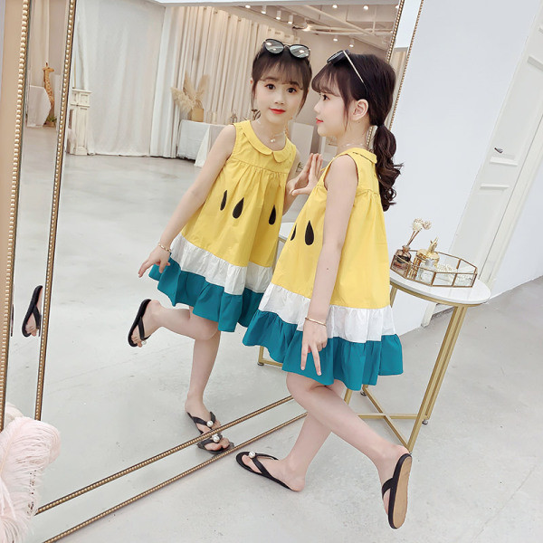 Ovaalse kaelusega laste suvine kleit