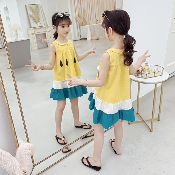 Ovaalse kaelusega laste suvine kleit