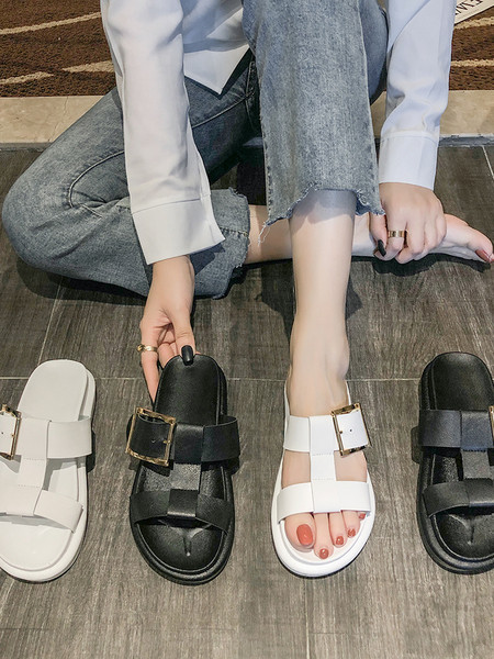 Női műbőr papucs lapos talppal és fém csattal