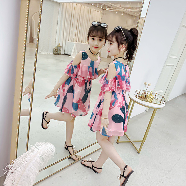 Gyerekruha csupasz váll és ovális nyakkivágással